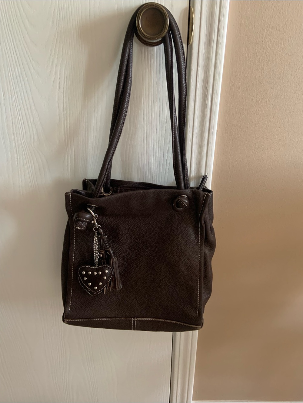 Vera Pelle Dark Brown Leather Shoulder Bag with Heart Charm